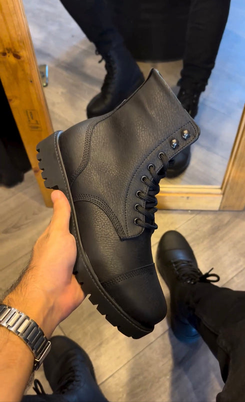 Leather Winter Boots In Total Black